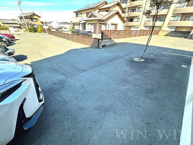 セザンヌ松井の駐車場