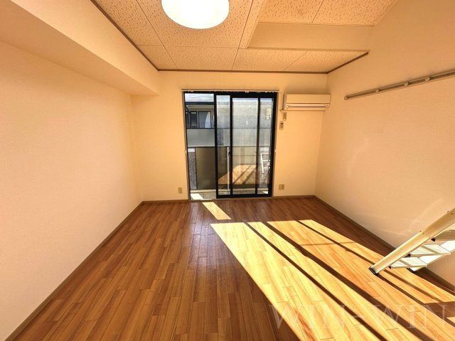 メゾン・ド・ラヴィ菰口 Ⅱの居間・リビング