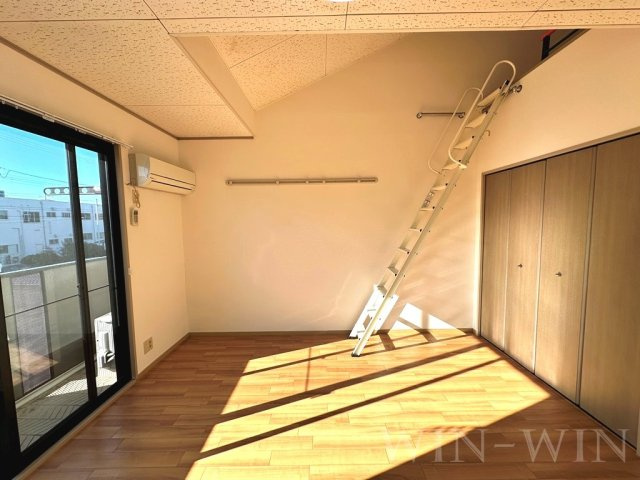 メゾン・ド・ラヴィ菰口 Ⅱの居間・リビング