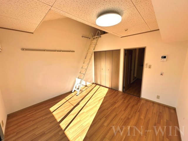 メゾン・ド・ラヴィ菰口 Ⅱの居間・リビング