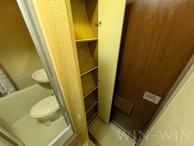 ユトリロ談合町の玄関