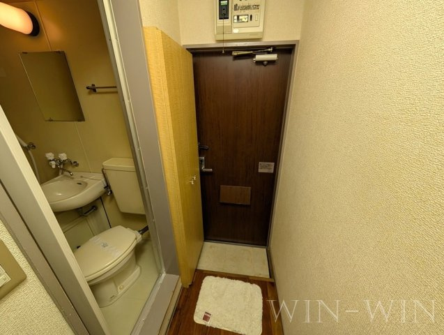 ユトリロ談合町の玄関