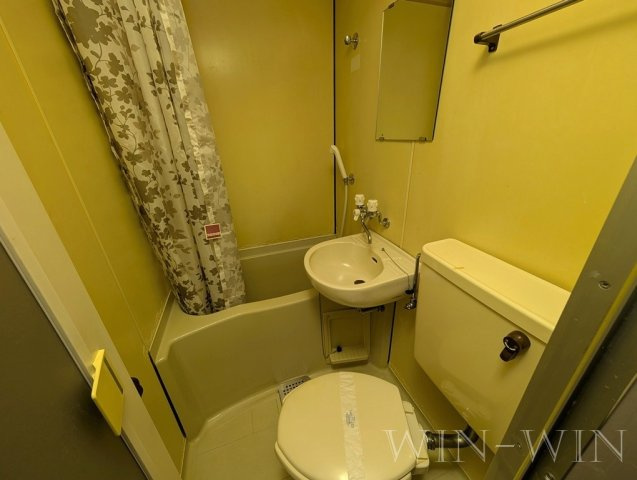 ユトリロ談合町の浴室