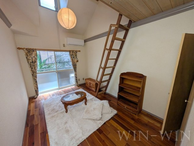 ユトリロ談合町の居間・リビング