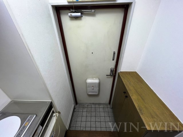 レリブ仁連木の玄関