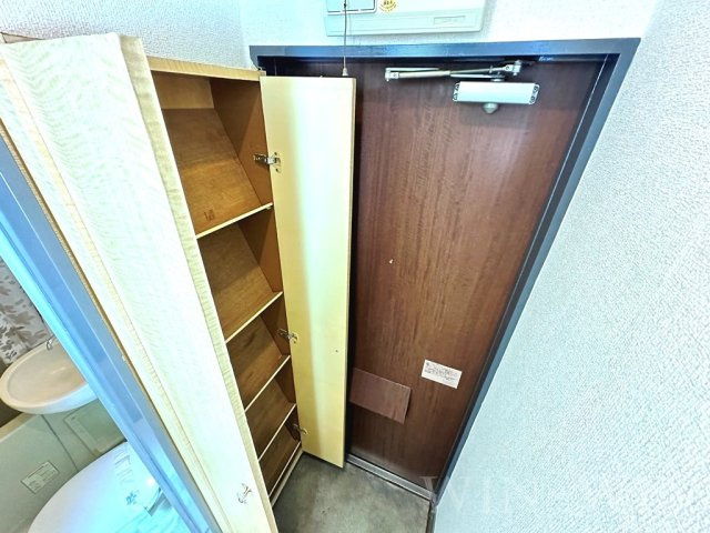 ユトリロ談合町の玄関