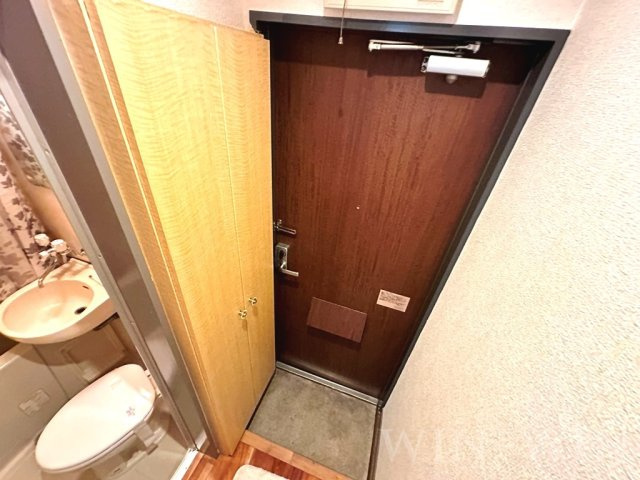 ユトリロ談合町の玄関