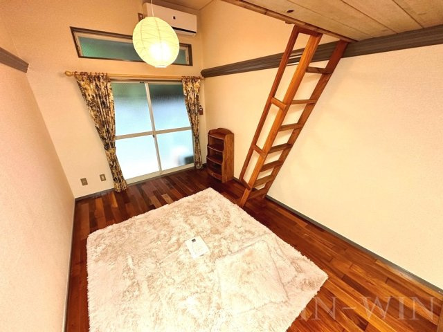 ユトリロ談合町の居間・リビング