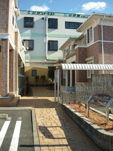 フォーリスト ヒルズ Bのエントランス