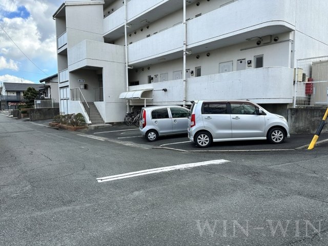 Blue Skyの駐車場