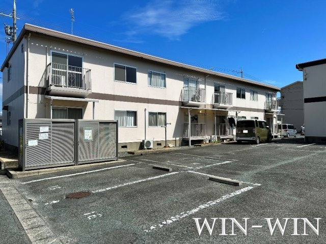 塩田ハイツ Eの駐車場