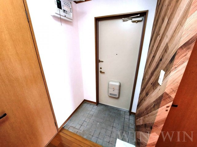 アプローズ A棟の玄関