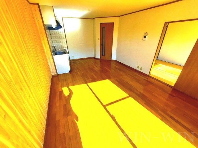 アプローズ A棟の居間・リビング