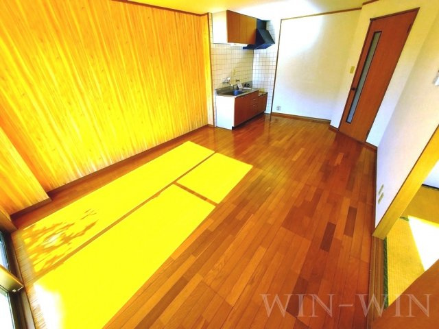 アプローズ A棟の居間・リビング