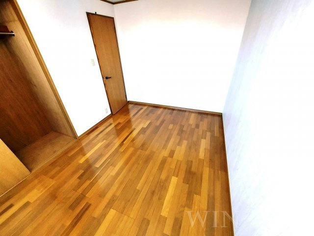 アプローズ A棟の洋室