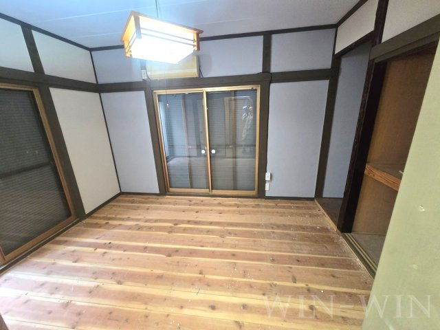向草間町貸家の内装