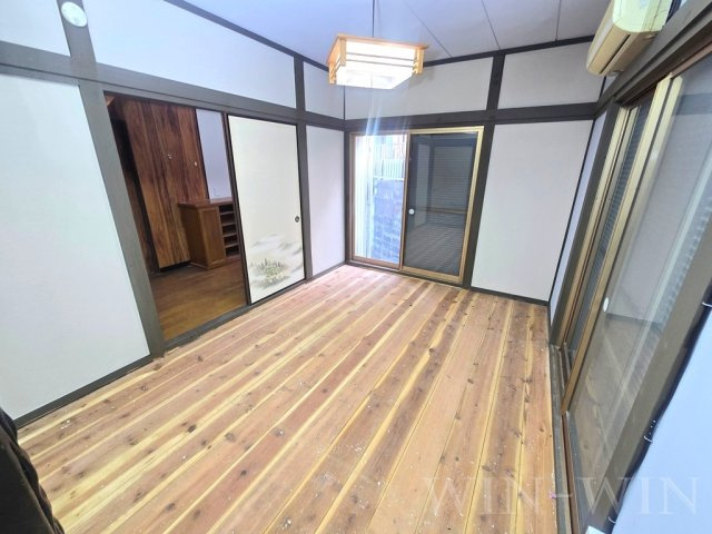 向草間町貸家の内装