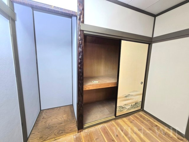 向草間町貸家の収納