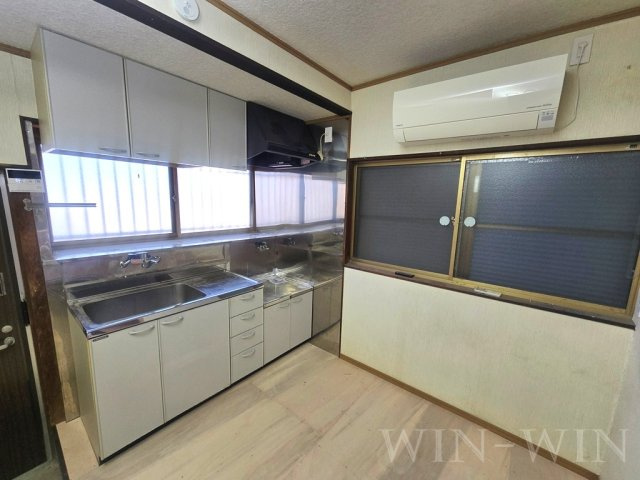 向草間町貸家のキッチン