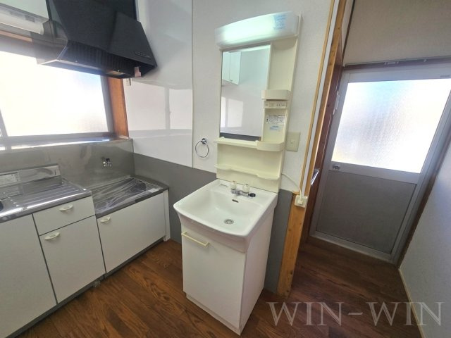 吉川町戸建貸家 Hの独立洗面台