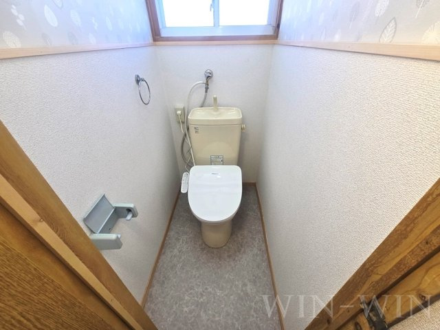 吉川町戸建貸家 Hのトイレ