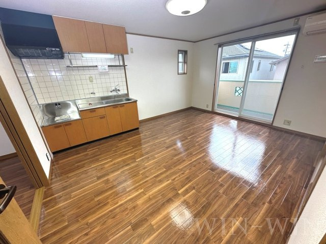 レガーロ寿里 Bの居間・リビング