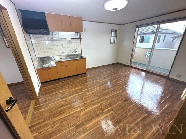 レガーロ寿里 Bの居間・リビング