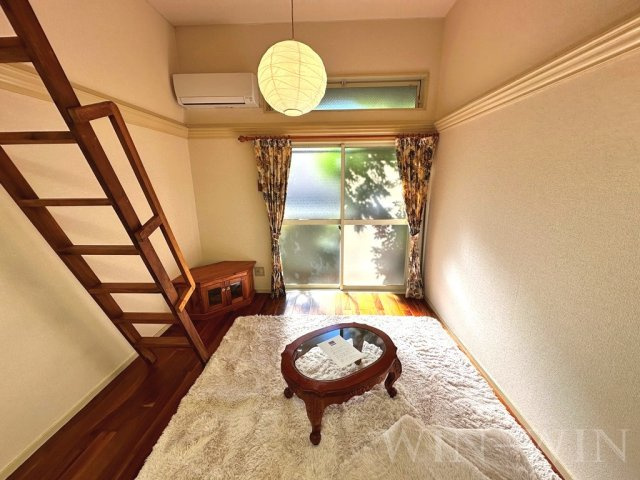 ユトリロ柱九番町の居間・リビング