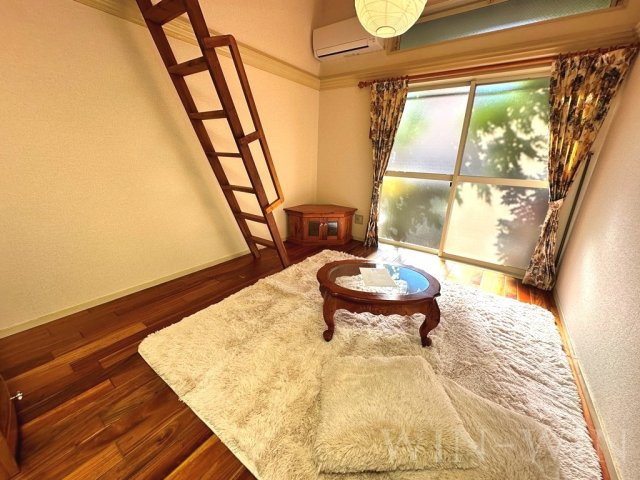 ユトリロ柱九番町の居間・リビング