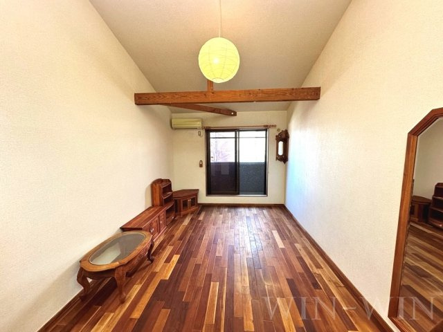 セザンヌ菰口の洋室