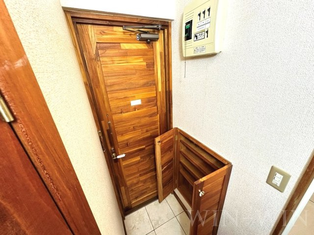 セザンヌ菰口の玄関