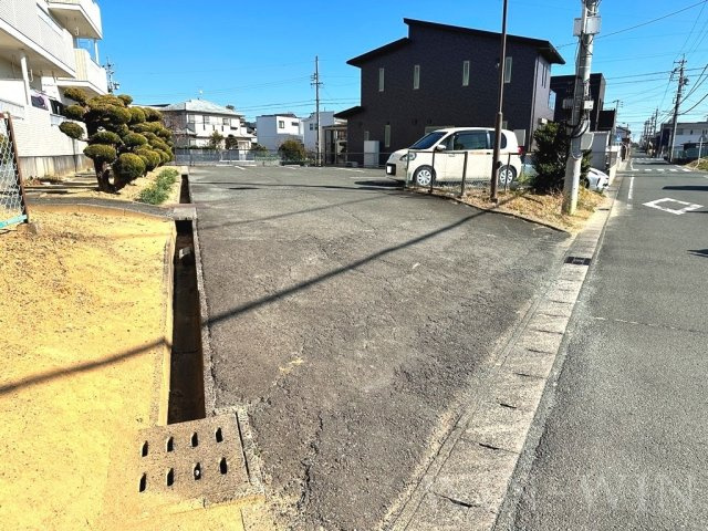 アメニティ飯野の駐車場