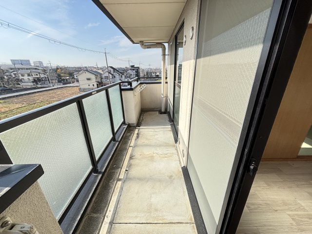 ウィスタリア藤のバルコニー