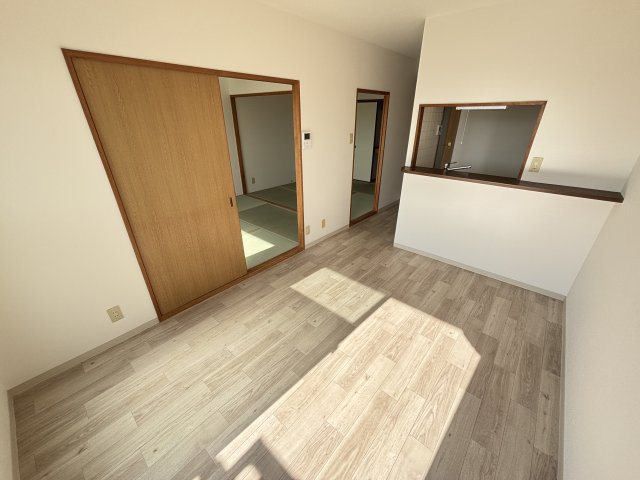 ウィスタリア藤の居間・リビング