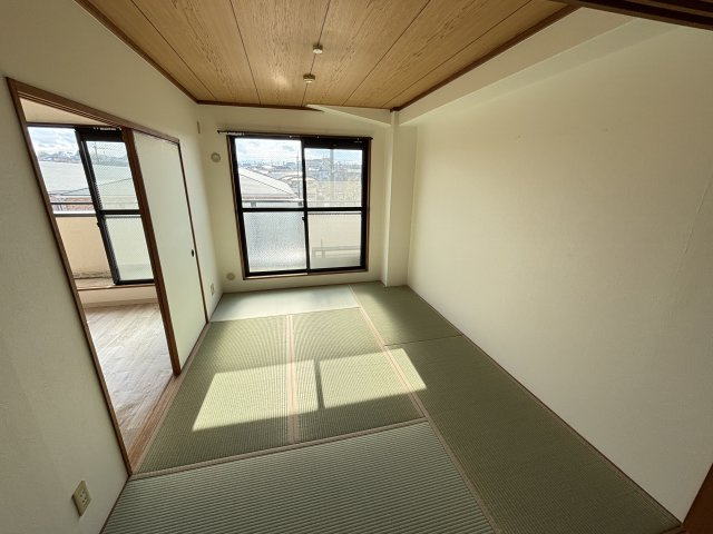 ウィスタリア藤の和室