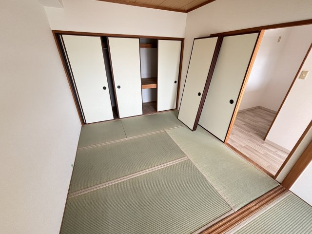 ウィスタリア藤の和室