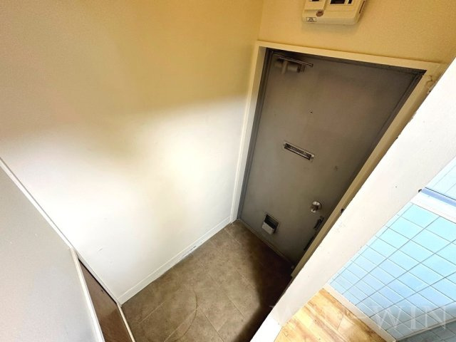 坂上アンビロンの玄関