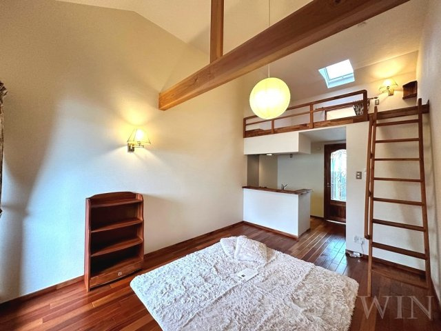 セザンヌ飯村 Aの洋室