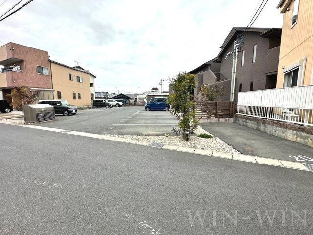 セザンヌ飯村 Aの駐車場