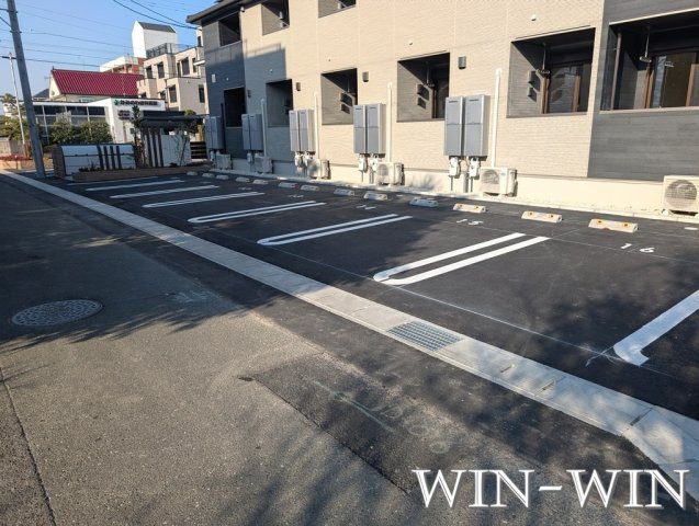 グランデ神ノ輪 Bの駐車場