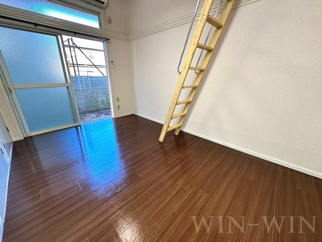 レオパレス東田第一の寝室