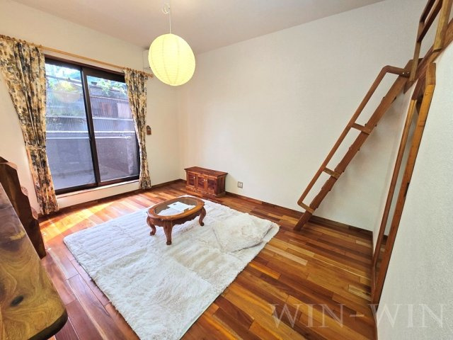 セザンヌ飯村 Bの居間・リビング