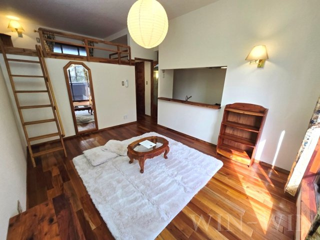 セザンヌ飯村 Bの居間・リビング