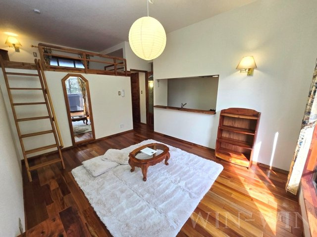 セザンヌ飯村 Bの居間・リビング