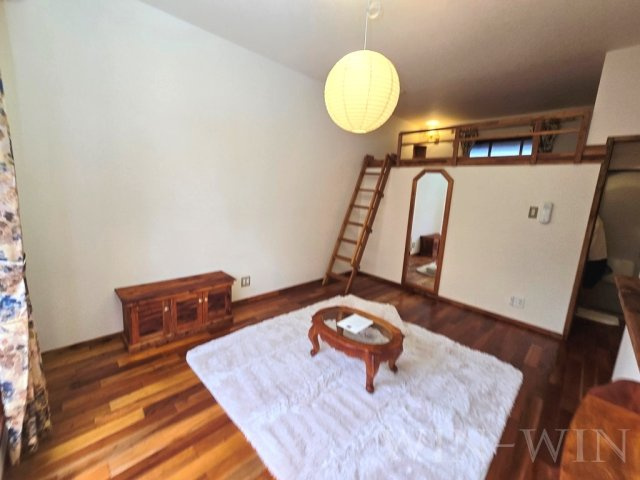 セザンヌ飯村 Bの居間・リビング