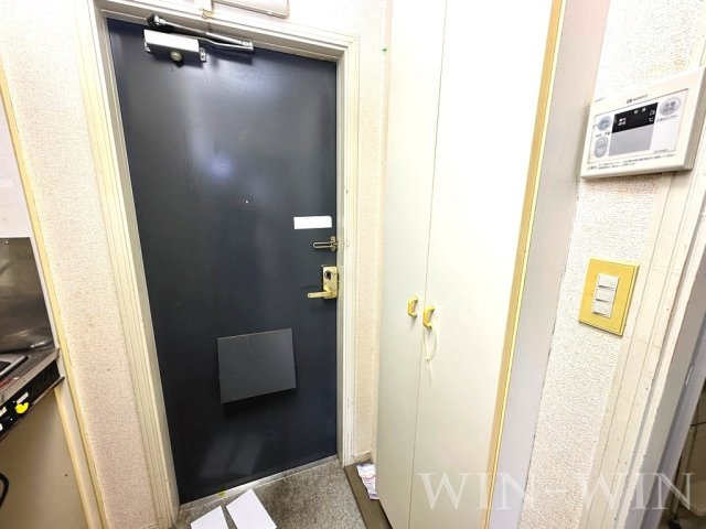 ユトリロ南栄の玄関