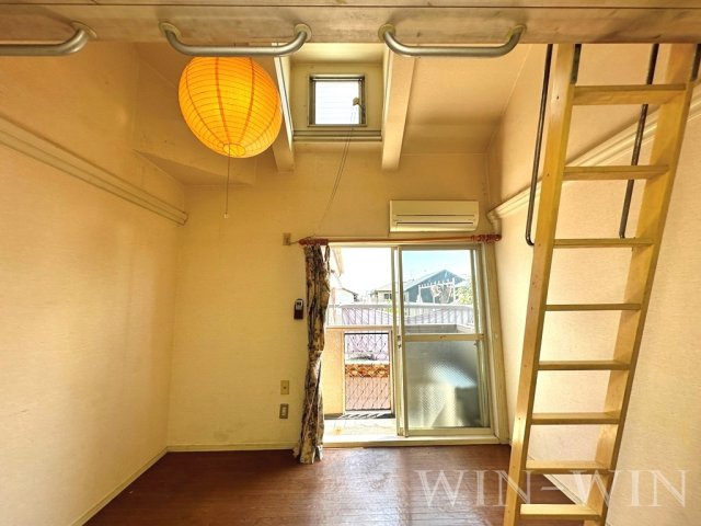 ユトリロ南栄の居間・リビング