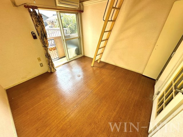 ユトリロ南栄の居間・リビング