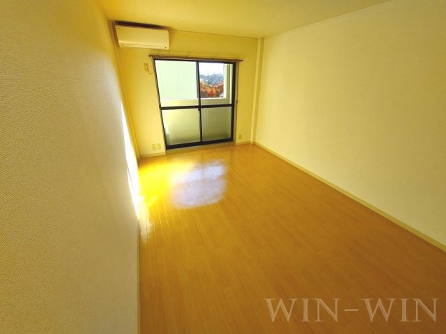 コーポカワムラの居間・リビング