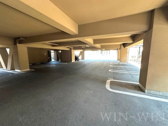 グランコート佐藤の駐車場